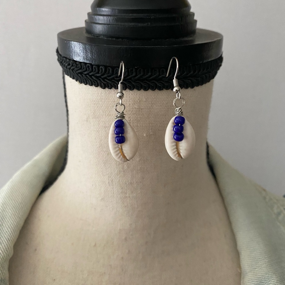 New Handmade Shell Earrings - Picture 4 of 5